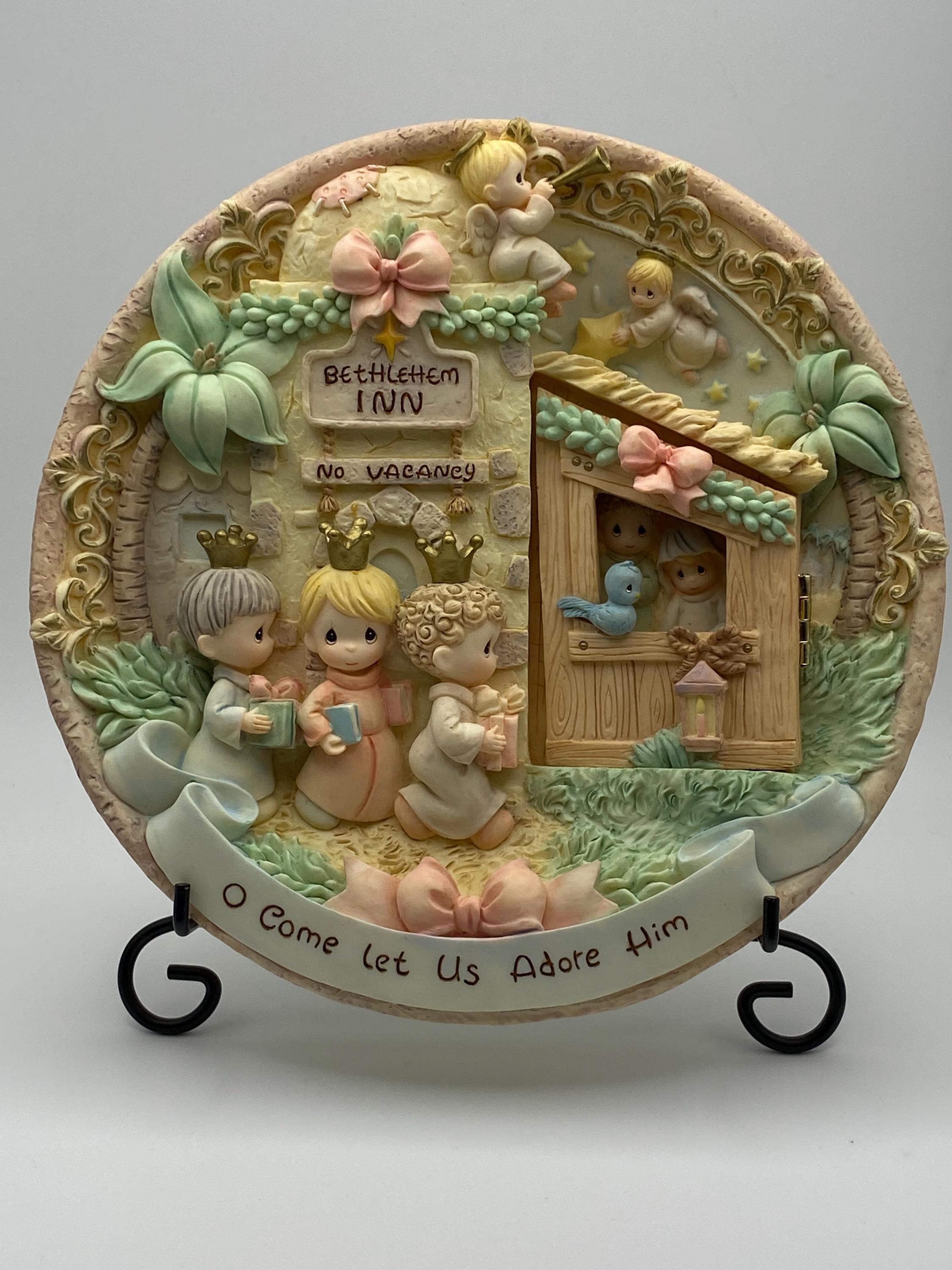 1998 Precious Moments Nativity Wall Plaque – "O Come Let Us Adore Him" – Enesco